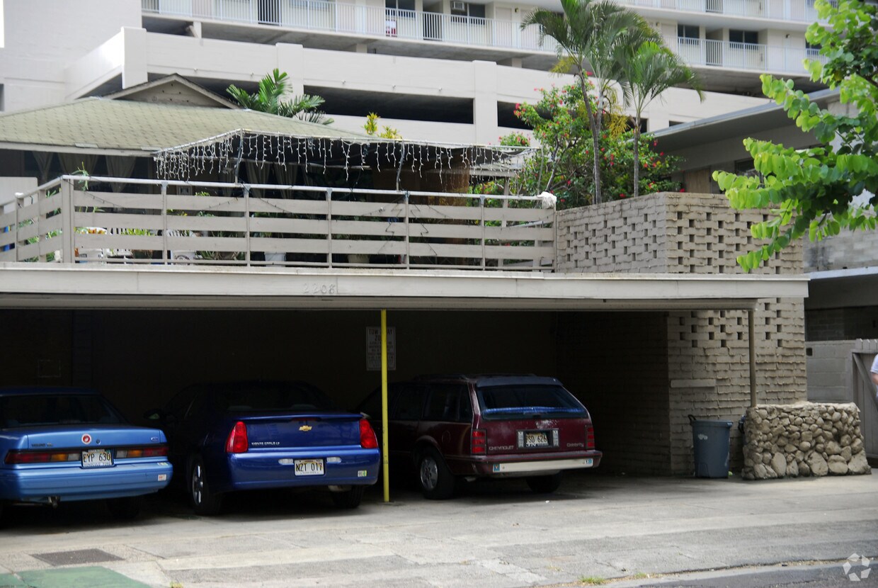 Foto del edificio - 2208 Aloha Dr