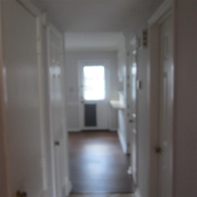 Building Photo - 331 Peach Orchard Dr