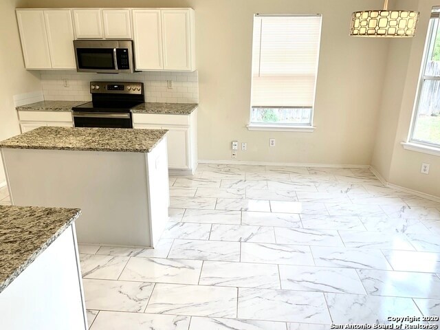 Building Photo - 10303 Lupine Canyon