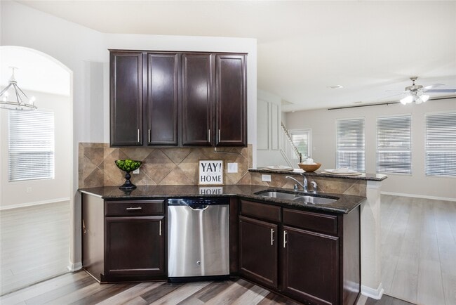 Foto del edificio - 15007 Holland Grove Ct