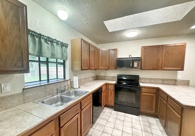 Foto del edificio - 1291 Edgewater Falls