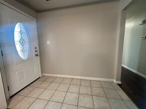 Building Photo - 2013 Oaklawn Dr