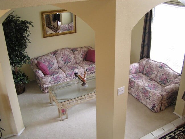 Building Photo - 4205 Lakeside Dr