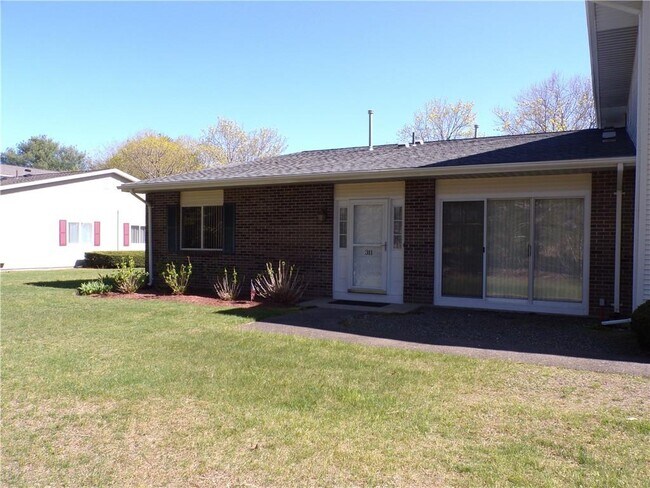 Foto del edificio - 311 Chatham Cir