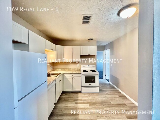 Building Photo - 3169 Regal Ln