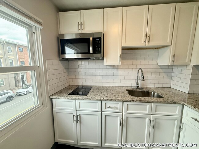 Building Photo - 300 Meridian St