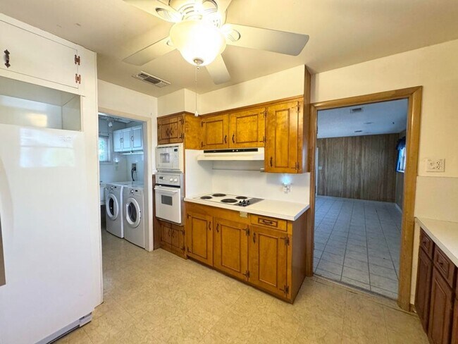 Foto del edificio - 5702 Fruitland Farm Rd