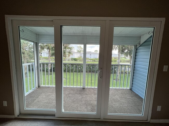 Foto del edificio - 1494 Trafalgar Ln