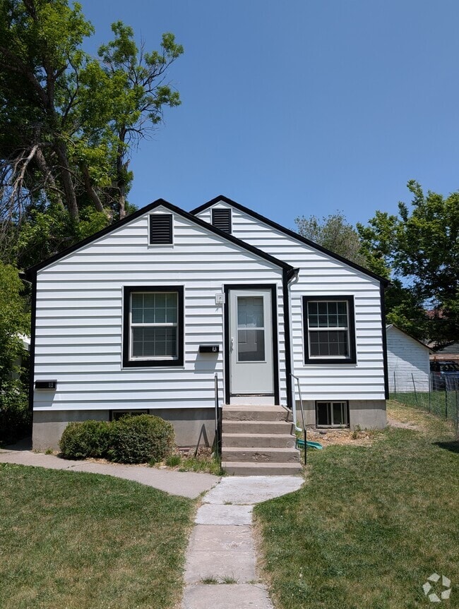 Building Photo - 428 S 10th Ave