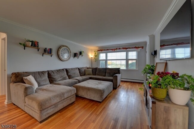 Foto del edificio - 666 Bloomfield Ave