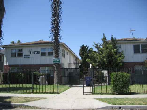 Primary Photo - 14735 Blythe St