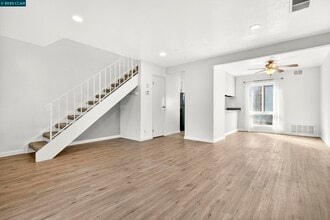 Building Photo - 101 Villa Cir