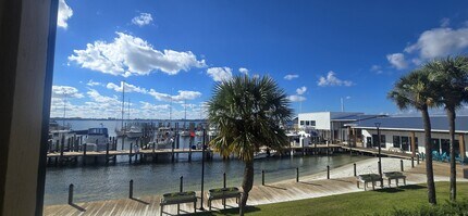 Building Photo - 5505 Sun Harbor Rd