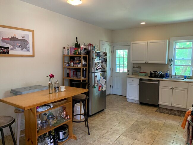 Building Photo - 17 Albion St