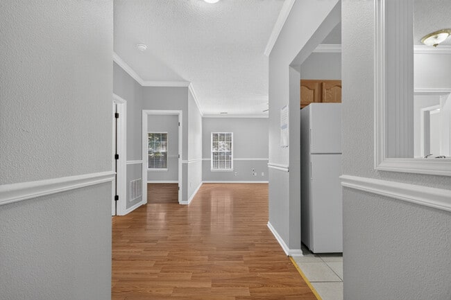 Building Photo - Charming 3-Bedroom Ranch in Avon!