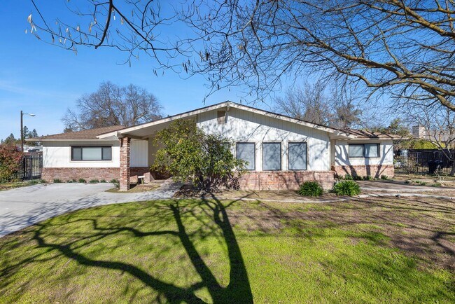 Building Photo - 2485 Bullard Ave.