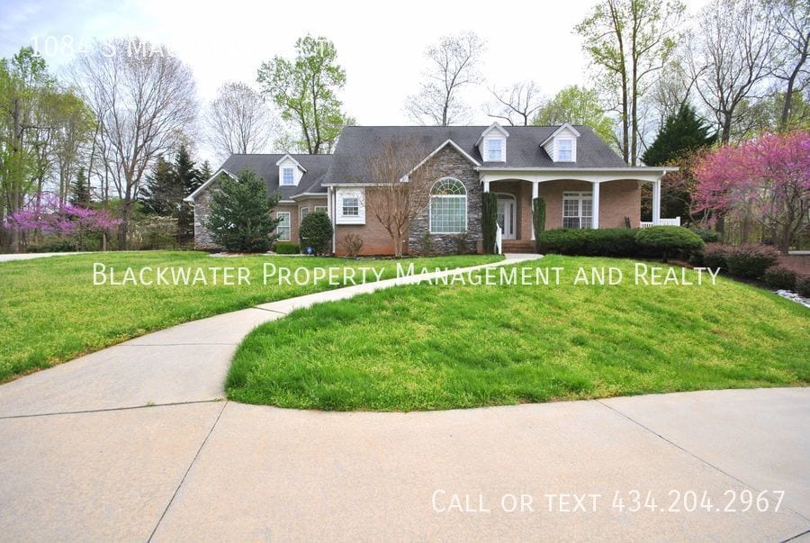 1084 S MacFarlane Ct, Forest, VA 24551 House Rental in Forest, VA