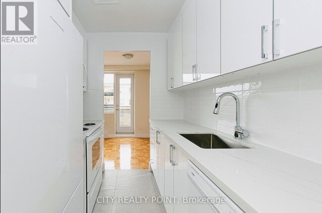 Building Photo - 2 Grandstand Pl