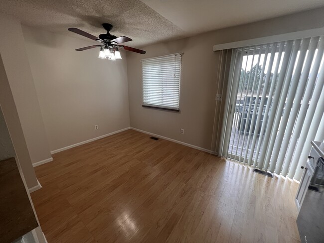 Building Photo - 5520 Dunbar Ct