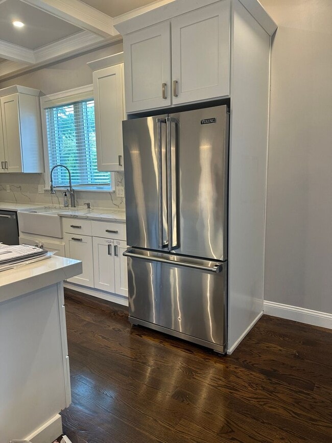 Building Photo - HOT SOMERVILLE LISTING
