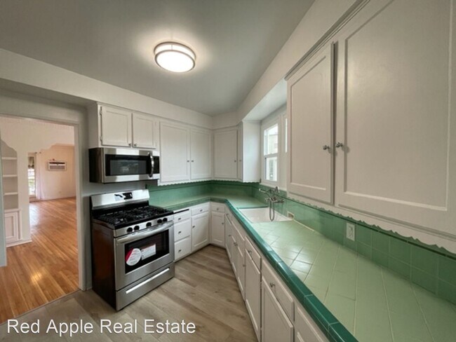 Foto del edificio - 1 br, 1 bath House - 933 Alandele Avenue