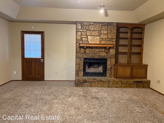 Building Photo - 3 br, 2 bath House - 209 Oak Tree Dr