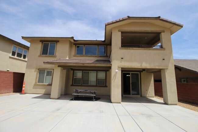 Foto del edificio - Spacious 4BR/3.5BA Home with Loft – Prime ...