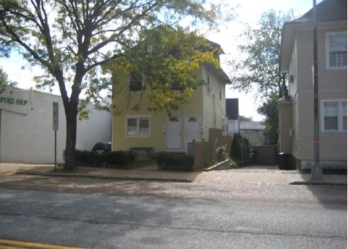Building Photo - 225 Halstead Ave