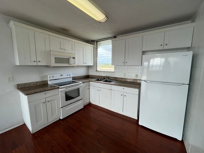 Building Photo - Kunia Palms (Waipahu) - 2 bedroom, 1 bathr...