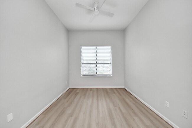 Foto del edificio - 6363 San Felipe St