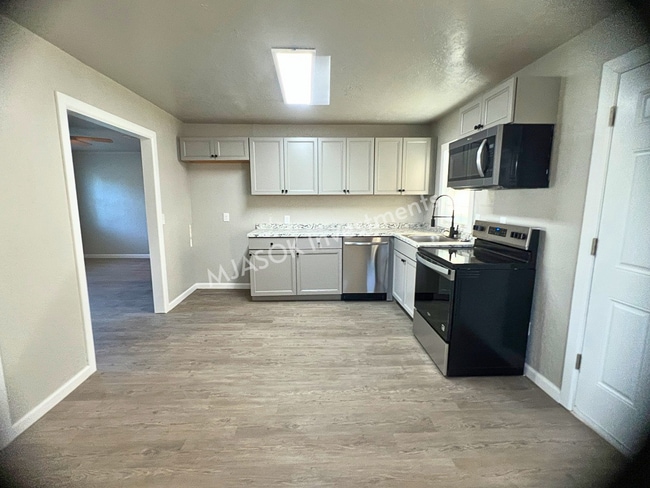 Building Photo - Fully Renovated 3 Bed Home | Stainless Appliances | Privacy Fence | Storage Shed | W/D Connections