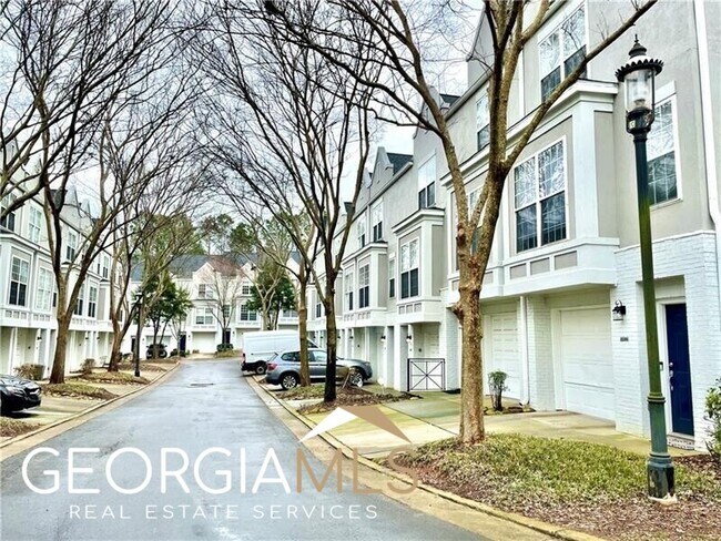 Building Photo - 1135 Village Ct SE