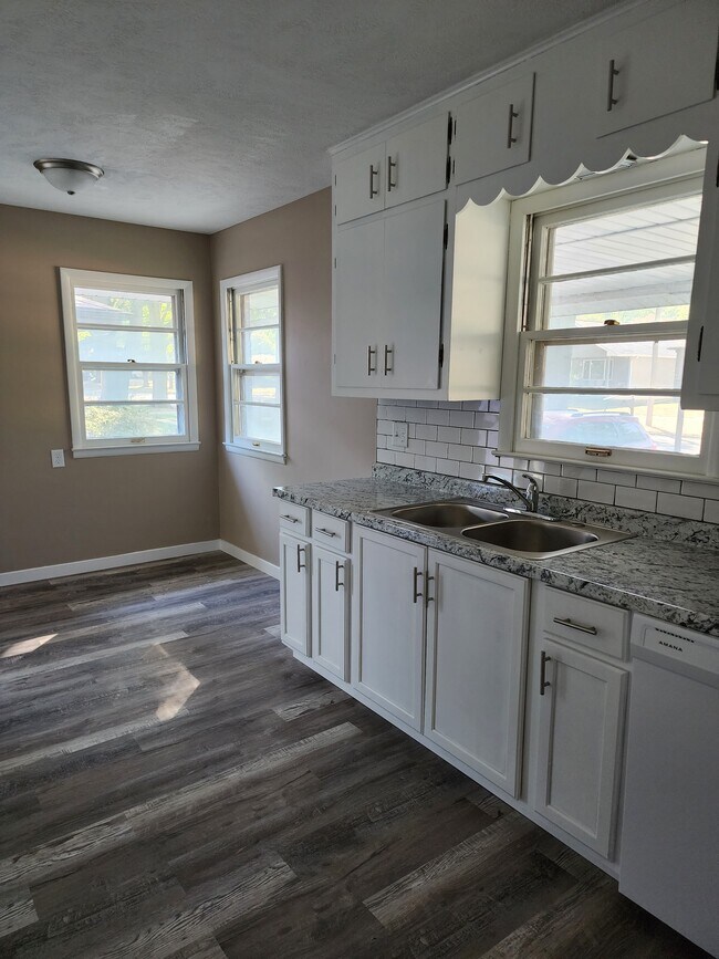 Kitchen - 6020 Benton St