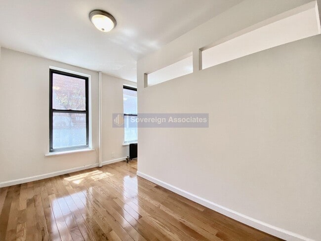 Building Photo - 401 E 68th St