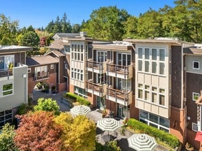 Building Photo - 400 Winslow Way E
