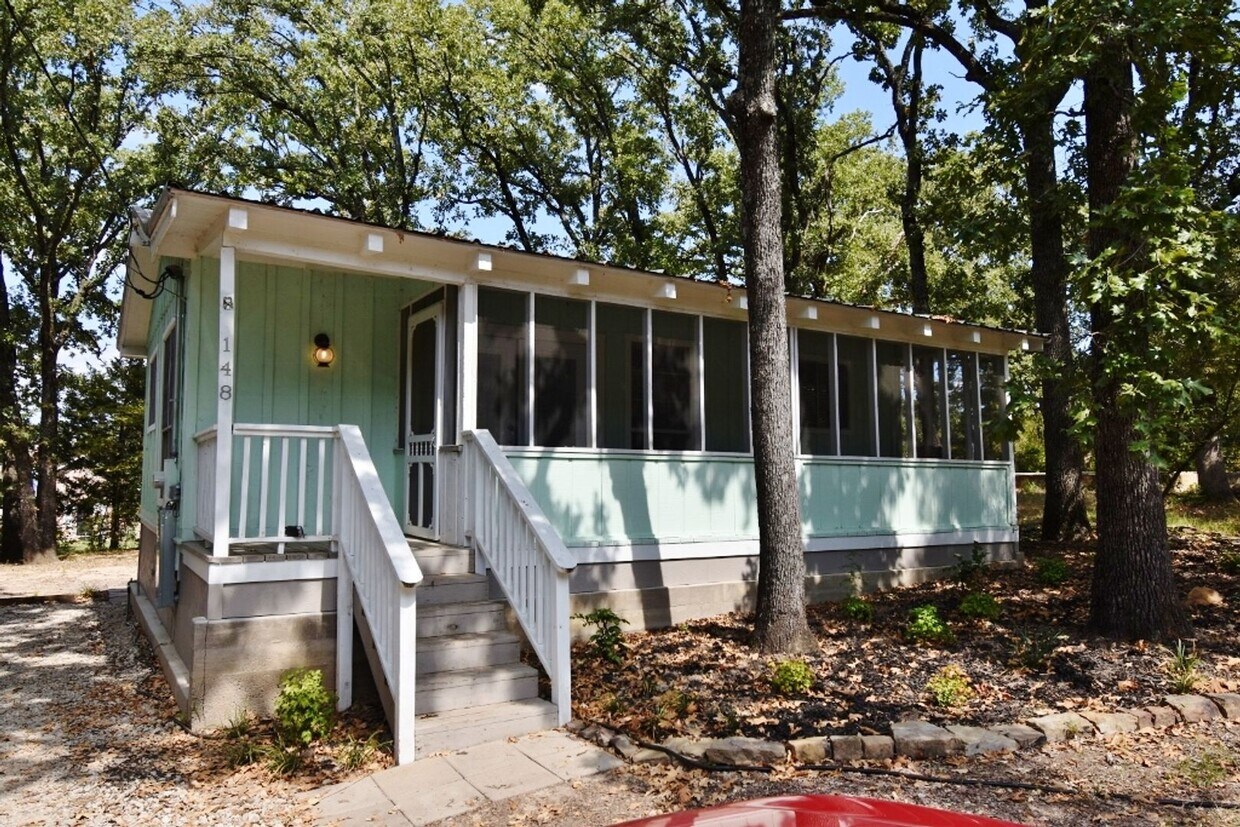 Primary Photo - Beautifully Updated 1/1 Cabin Close to the...