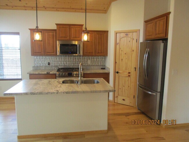 Foto del edificio - 2520 Waters Edge Ln
