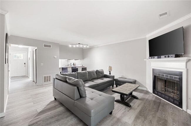 Building Photo - 1871 Grant Ct