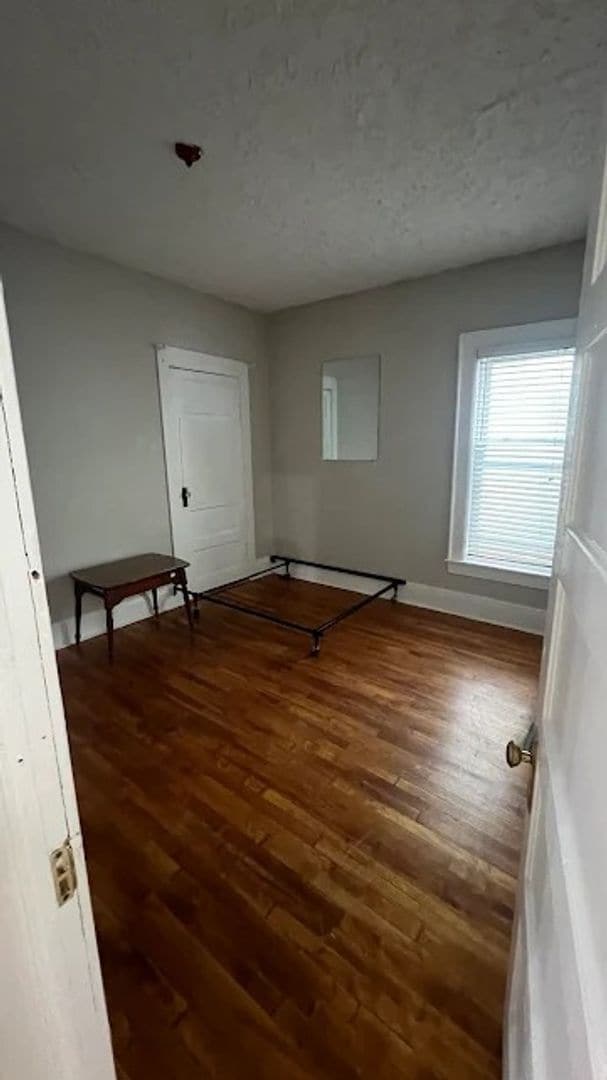 Foto del edificio - 825-827 Westcott Street