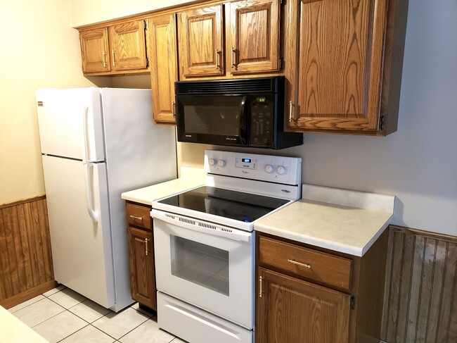 Kitchen - Elmwood Apartments