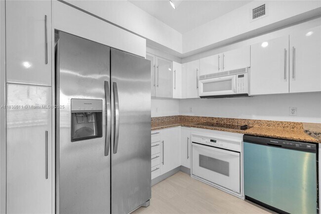 Building Photo - 325 S Biscayne Blvd