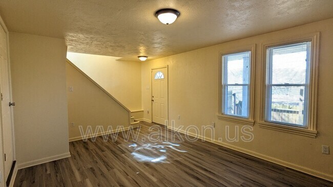 Building Photo - 1401 Nobles Ln