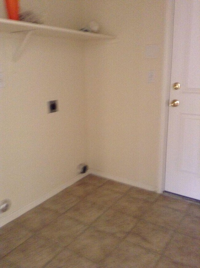 Building Photo - 2458 S Iman Ave