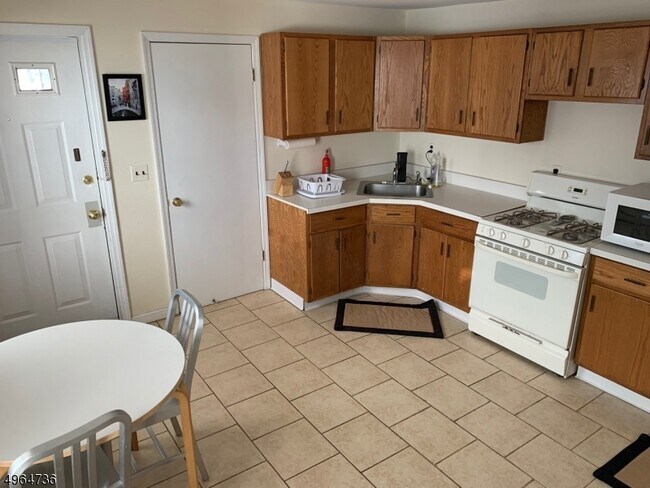 23 Bowers Ln, Chatham, NJ 07928 - House for Rent in ...