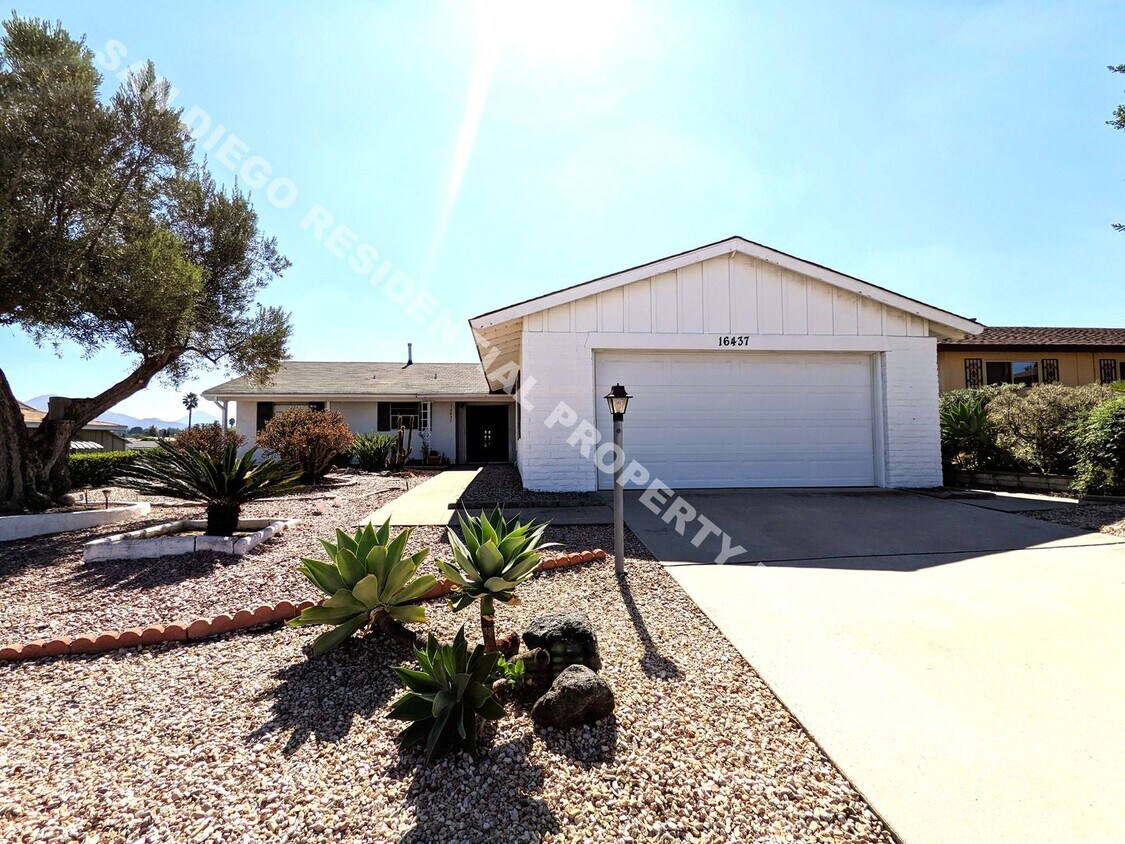 Primary Photo - $300 MOVE-IN DISCOUNT Wonderful 2 bed / 2 ...