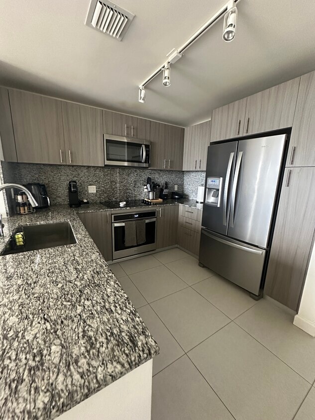 Foto principal - 5350 NW 84th Ave