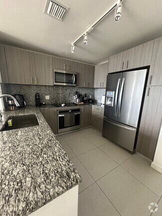 Building Photo - 5350 NW 84th Ave