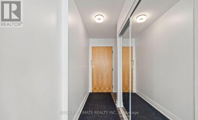 Building Photo - 3050 Ellesmere Rd