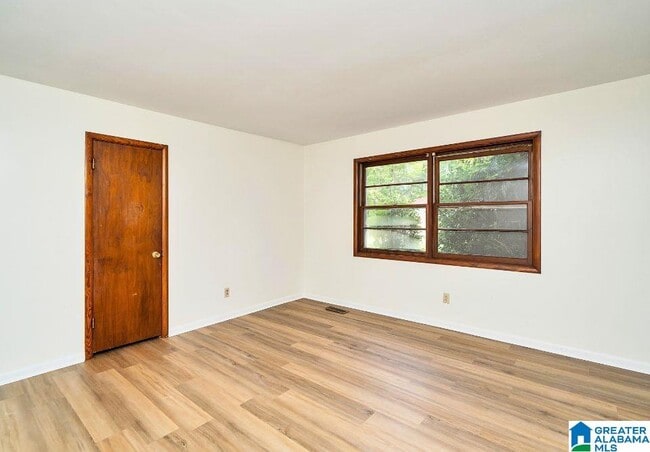 Foto del edificio - 1321 Hatfield Ln
