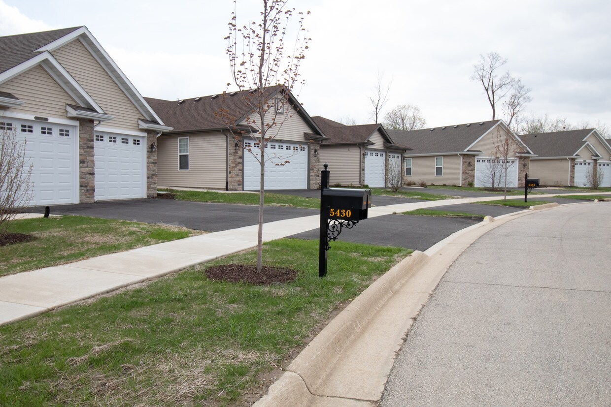 5636 Cherry Leaf Ln, Rockford, IL 61108 Condo for Rent in Rockford